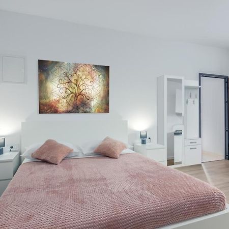 Apartment Klara Free Parking, Center พูลา ภายนอก รูปภาพ