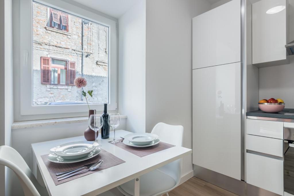 Apartment Klara Free Parking, Center พูลา ภายนอก รูปภาพ