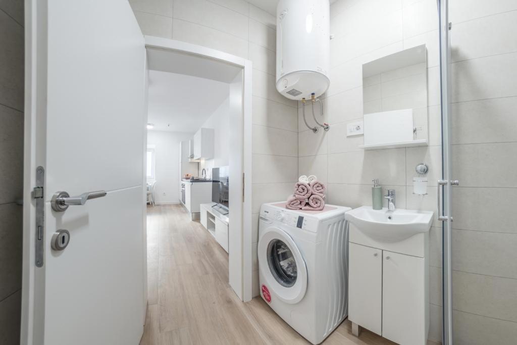 Apartment Klara Free Parking, Center พูลา ภายนอก รูปภาพ